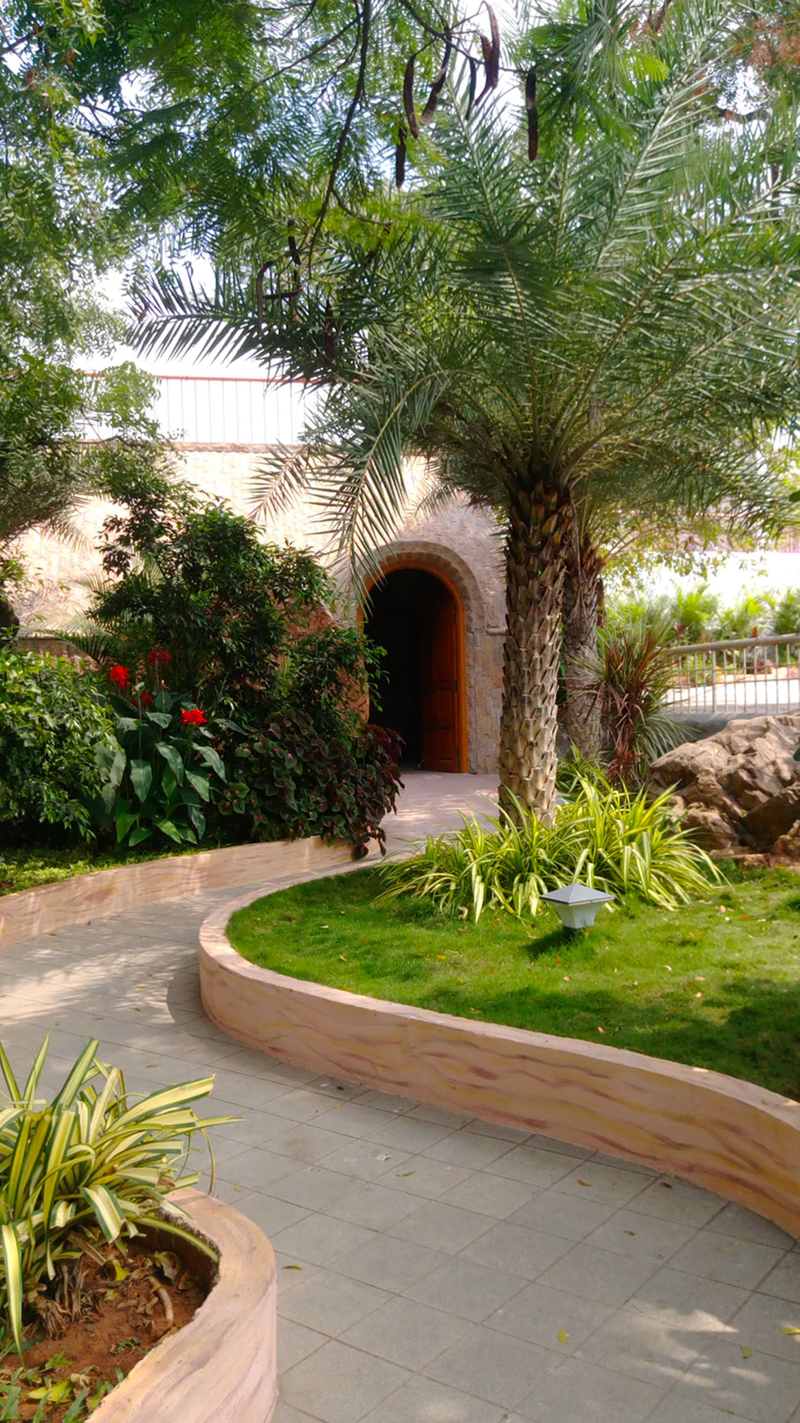 Square Paved Winding Path landscaper-gallery-09